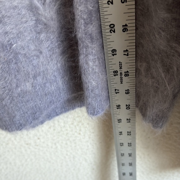 J. Crew Gray V-Neck cashmere sweater - Picture 5 of 10